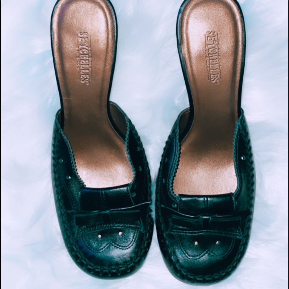 Seychelles rare open back moccasin